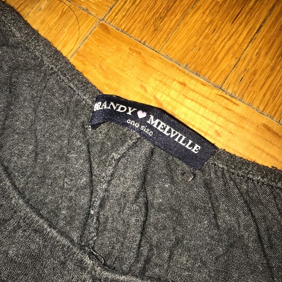 Brandy Melville ruffle shorts - Picture 3 of 4